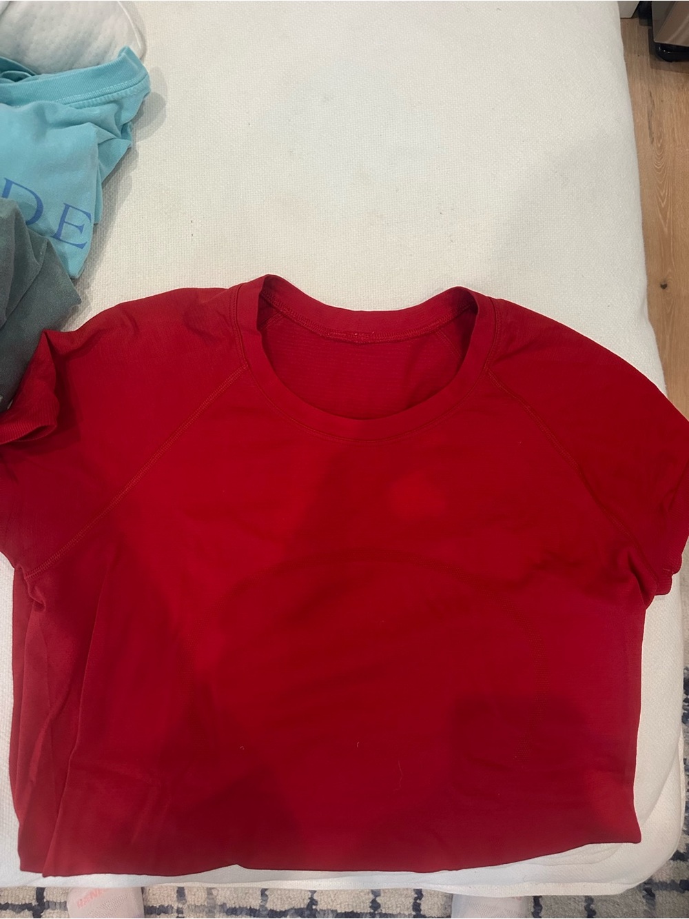 lululemon athletica Women's Red Short Sleeve Crew Tee
